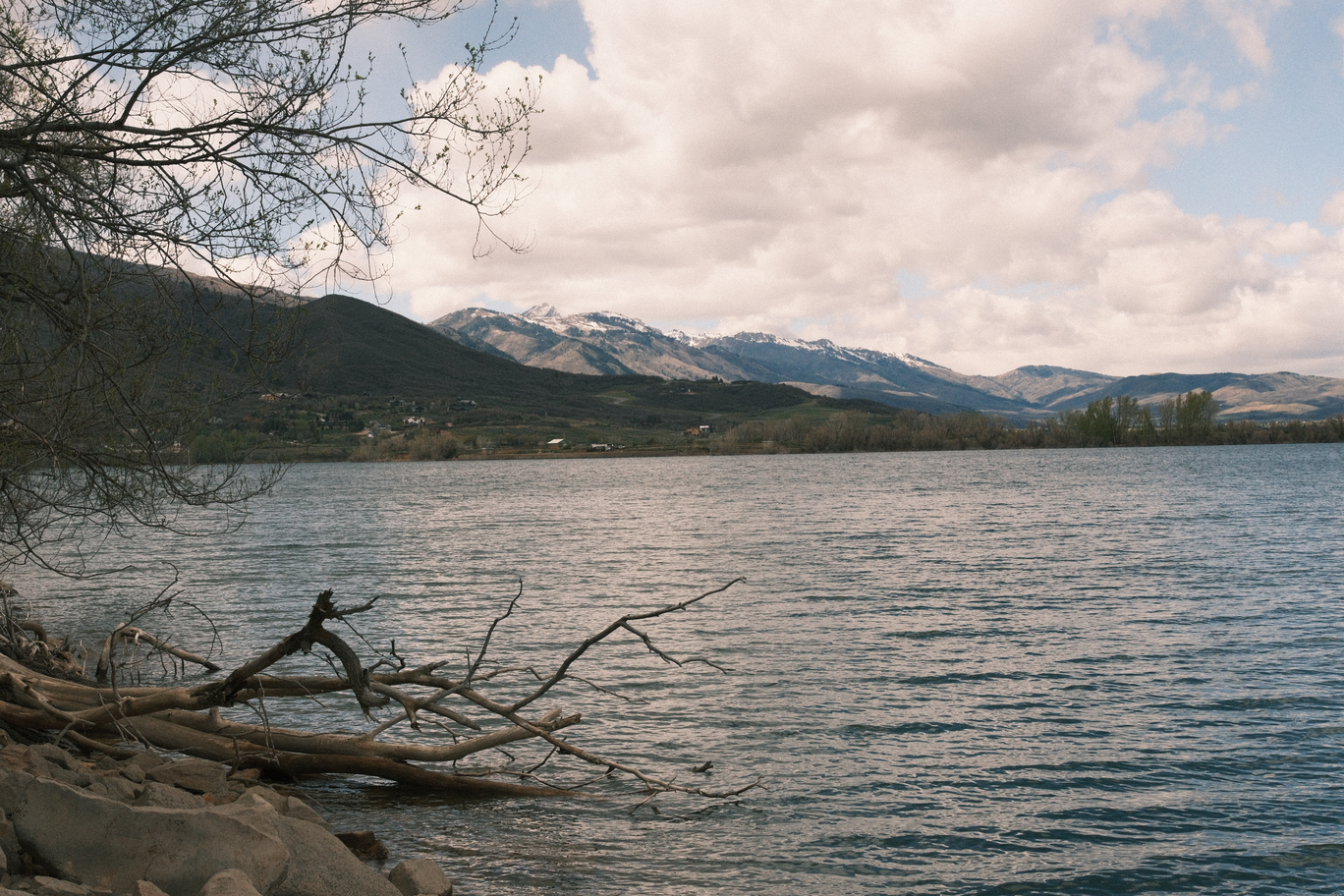 Lake by Salt lace city but not the salt lake of salt lake city this one is in the mountains.